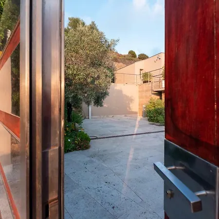 Luxurious Design In With Breathtaking View Chia